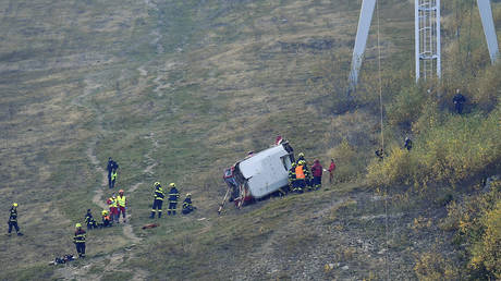 Один человек погиб после того, как канатная дорога упала на землю в чешских горах
