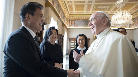 Папа Франциск сказал президенту Южной Кореи, что он поедет в Северную Корею «ради мира», если его пригласят