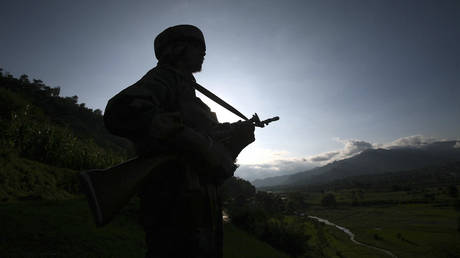 По меньшей мере 5 индийских солдат были убиты в Кашмире в результате кровавого насилия с февраля