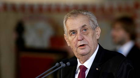 Спикер сената сообщил, что президент Чехии Земан не может выполнять свои обязанности, поскольку его глава 8-й день находится в реанимации
