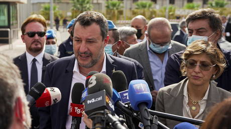 В Палермо начался процесс по делу о «похищении» бывшего министра внутренних дел Италии Сальвини, который запретил мигрантам через море въезжать в страну