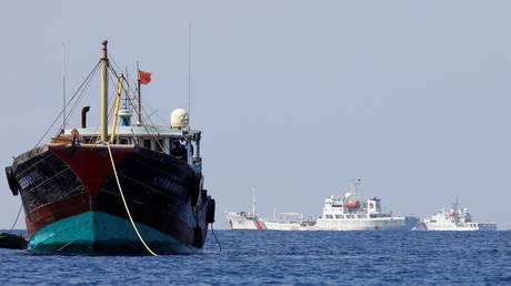 Филиппины напоминают Китаю об оборонном пакте с США из-за инцидента в спорных водах