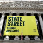 Финансовый гигант State Street реагирует на заявления о том, что белые менеджеры были наняты комиссией по разнообразию - RT World News