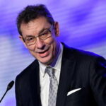 Генеральный директор Pfizer назвал распространителей вакцины преступниками дезинформацией - RT World News