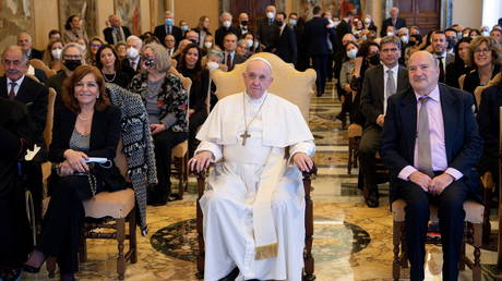 Папа Франциск затронул церковные сексуальные скандалы