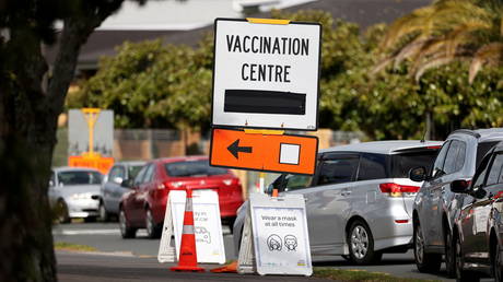 Правительство Новой Зеландии привлекает Банды для пропаганды вакцинации против Covid-19