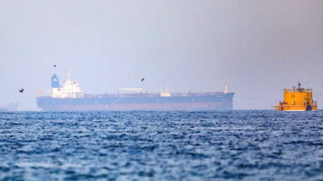 Военные Тегерана пресекли попытку США захватить иранский танкер в оманском море
