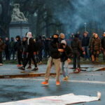 Десятки задержанных в ходе протестов против ограничений Covid в Брюсселе (ВИДЕО) - RT World News