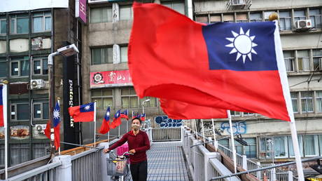 Другая страна разрывает отношения с Тайванем в пользу «единственного законного Китая»