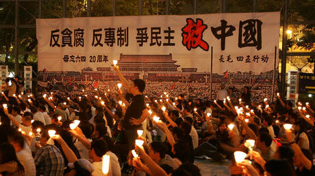 Гонконгский медиа-магнат осужден за участие в запрещенной акции