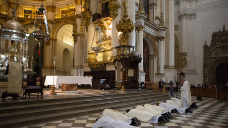 Испанская католическая церковь проведет расследование о сексуальном насилии над детьми