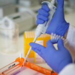 Новая вакцина убивает клетки-зомби, вызывающие старение - исследование - RT World News