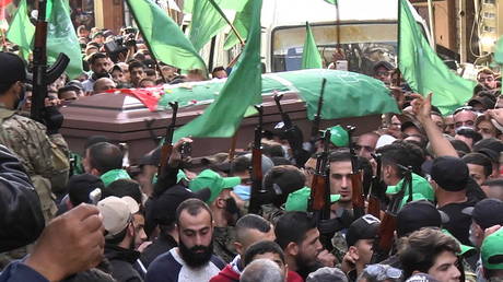 Палестинские вооруженные формирования начали перестрелку на похоронах боевика
