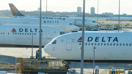 «Правила уборки» вынуждают американскую авиакомпанию возвращать рейс в полете