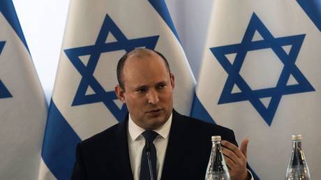 Премьер-министр Израиля находится в изоляции после того, как у дочери оказался коронавирус