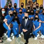 СМОТРЕТЬ танцевальные медсестры выступают перед Байденом в Белом доме - RT World News