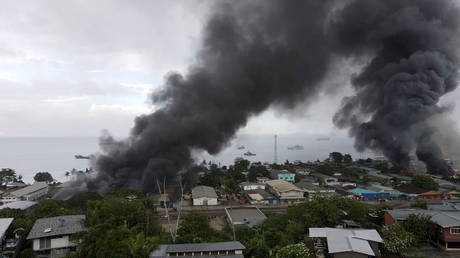 Соломоновы острова принимают помощь Китая в борьбе с массовыми беспорядками