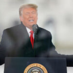 Трамп просит Верховный суд заблокировать выпуск документов от 6 января - RT World News