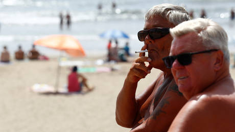 В стране ЕС запрещено курение на пляжах