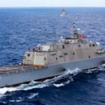 Военный корабль США парализован вспышкой Covid - RT World News