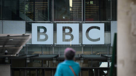 Британское правительство стремится распространить «крайне секретную» шпионскую историю BBC