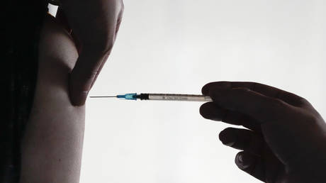 Германия откладывает мандат на вакцину от Covid