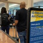 Ордер на арест считается приемлемым удостоверением личности для полета — RT World News