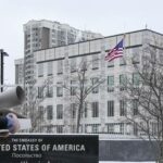 США объяснили причину «эвакуации» сотрудников посольства из Украины — RT World News