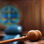 Судья США подал в отставку из-за расистских комментариев в адрес подозреваемого в ограблении - RT World News