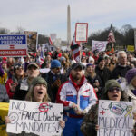 Тысячи протестующих против мандата на прививки собрались в округе Колумбия (ВИДЕО) — RT World News
