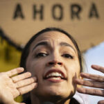 AOC обвиняет Такера Карлсона в «сексуальных домогательствах в эфире» — RT World News
