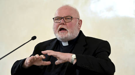 Архиепископ призывает положить конец правилам безбрачия