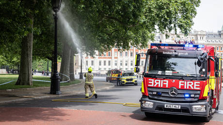 Лондонская пожарная команда объявила о «крупном инциденте»