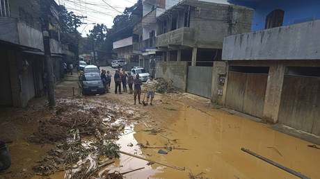 Наводнения убили десятки людей в «Имперском городе»