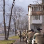 Стрингер RT снял на видео штурм базы нацбатальона «Азов» в Мариуполе