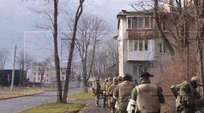 Стрингер RT снял на видео штурм базы нацбатальона «Азов» в Мариуполе