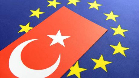 Турция указывает пальцем на Украину в новом стремлении к членству в ЕС