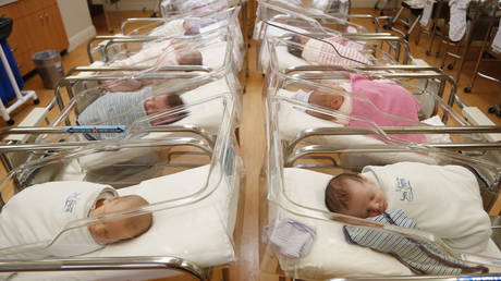 Штат США запрещает небинарные свидетельства о рождении