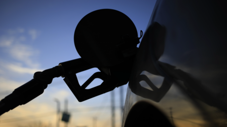 Американцы меняют привычки, поскольку цены на топливо кусаются