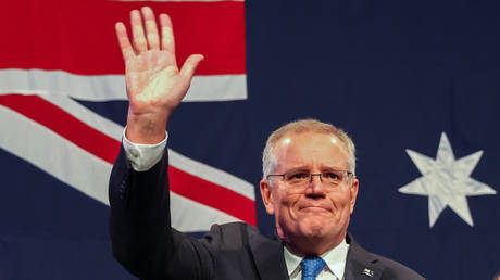Премьер-министр Австралии уступает, когда лейбористы приходят к власти