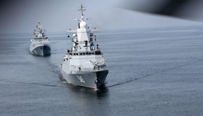 Всплеск активности китайских и российских военно-морских сил в водах вокруг Японии