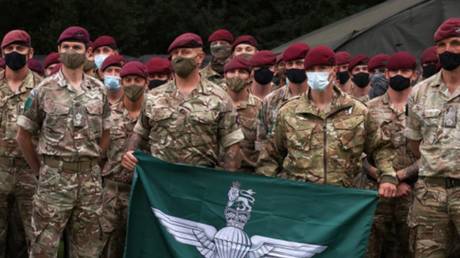 Британские солдаты расследуют видеозапись оргии