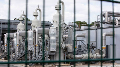 «Газпром» сократил газ до двух энергетических компаний в Дании и Германии