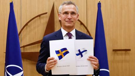 Глава НАТО «не может гарантировать» членство Финляндии и Швеции