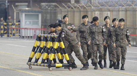 Южная Корея называет Север «врагом»
