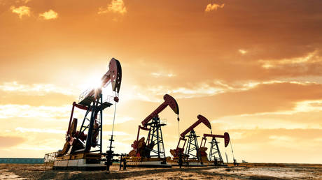 ОПЕК+ увеличит добычу нефти
