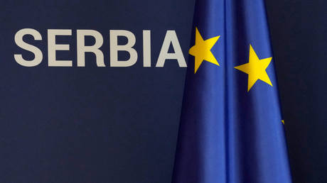 Сербия рассказала, как получить ускоренный пропуск в ЕС