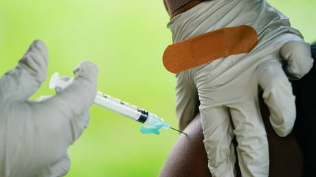 США хотят закупить «адаптированные» вакцины