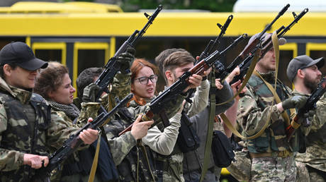 Украина пополняет боевые потери осужденными и женщинами