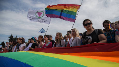 В России принят новый закон о «пропаганде ЛГБТ»